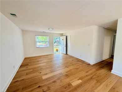 172 W Bayview Blvd, Norfolk, VA 23503 - photo 7