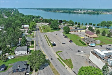 Niagara St. & Niagara River