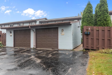 N114W16633 Royal Ct unit 4, Germantown, WI 53022 - photo 2