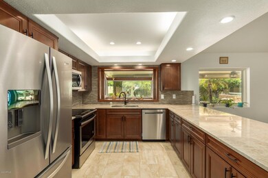 LARGE KITCHEN