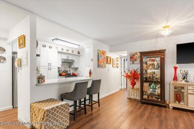 Chestnut Hill at Essex Park unit 4E, Staten Island, NY 10314 - photo 6