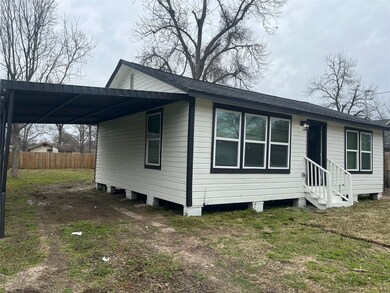 1018 Reverend b j Lewis Dr, Houston, TX 77088 - photo 2