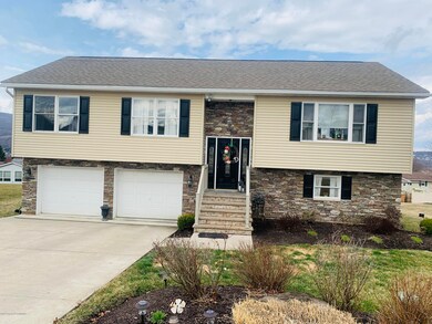 110 Commons Dr, Olyphant, PA 18447 - photo 3