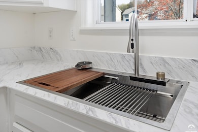 4955 Stoneback Dr, Lawrence, KS 66047 - photo 7