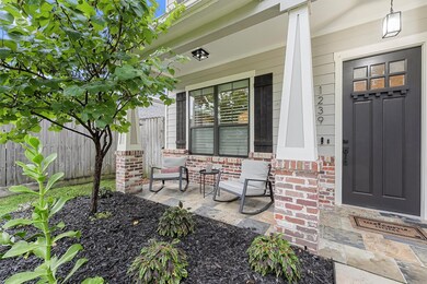 1239 Curtin St, Houston, TX 77018 - photo 7