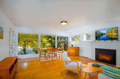 Views of the autumn color with the river