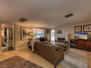 008_Family Room