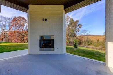 HH259 Eliot Rear Covered Patio