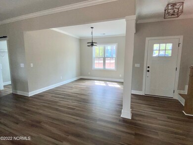 Foyer/dining