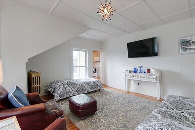 8 Bayview Ave unit 2, Newport, RI 02840 - photo 3