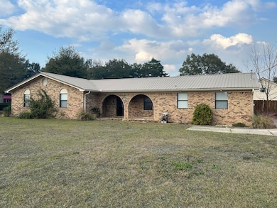 3071 Skyline Dr, Crestview, FL 32539 - photo 2