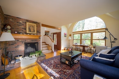 8 Kingman Rd, Amherst, MA 01002 - photo 4