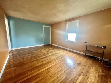 114 Peerless St, Cranston, RI 02910 - photo 3