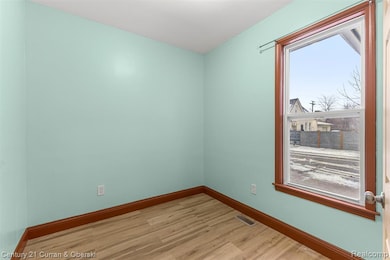 4621 Junction St, Detroit, MI 48210 - photo 5