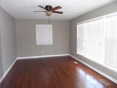 2108 E Willow St, Scottsboro, AL 35768 - photo 2