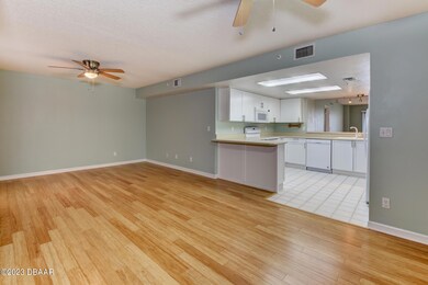 2-Living Room Area