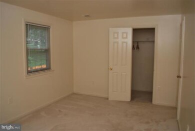 9211 Hunting Pines Place, Fairfax, VA 22032 - photo 6