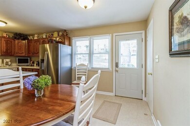 108 Walnut Dr, Newton, IA 50208 - photo 6