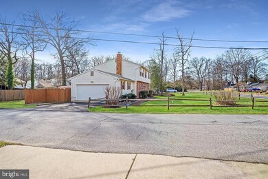 411 Hillsmere Dr, Annapolis, MD 21403 - photo 4