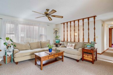 16 Wentworth Ln, Derry, NH 03038 - photo 2