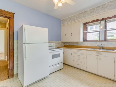 Lower unit kitchen