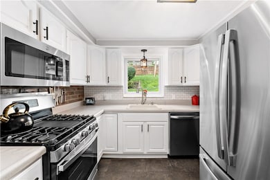 3 Cypress Dr, Carnegie, PA 15106 - photo 7