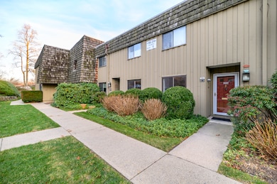 206 Gillies Ln unit 1-5, Norwalk, CT 06854 - photo 2