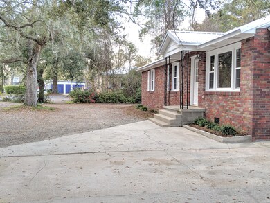 1064 Clements Ferry Side