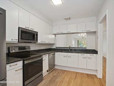 51 Forest Ave unit 19, Old Greenwich, CT 06870 - photo 5