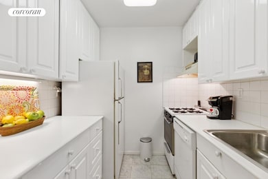 Harridge House Apartments unit 3M, New York, NY 10022 - photo 2