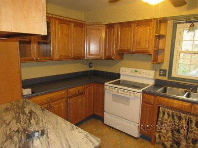 1728 Peardale Rd N, Columbus, OH 43229 - photo 4