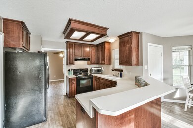 9401 Oak Bend Ct, Cleveland, TX 77328 - photo 7