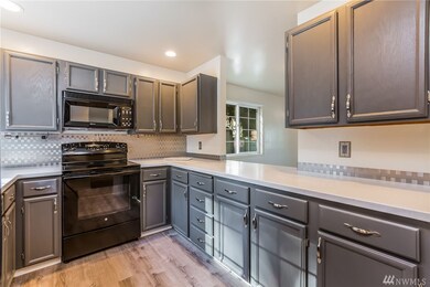 11624 Admiralty Way unit A, Everett, WA 98204 - photo 2