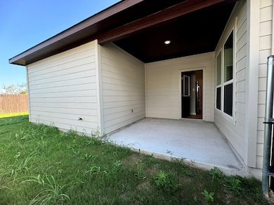 820 Staglin St unit A, Buda, TX 78610 - photo 3