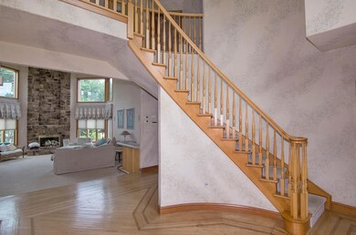 _RMJ8692.jpg foyer