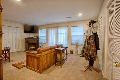 2061 Huntington Ln, Easton, PA 18040 - photo 5