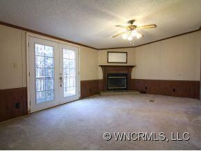Den w/fireplace
