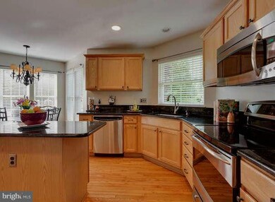 5765 Fincastle Dr, Manassas, VA 20112 - photo 2