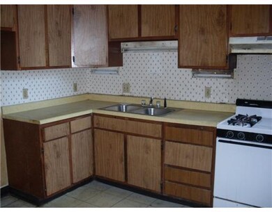 1127 Sheffield St, Pittsburgh, PA 15233 - photo 2