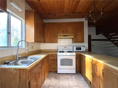 32795 Fox, Running Springs, CA 92307 - photo 4