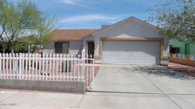 2558 E Roeser Rd Phx 01