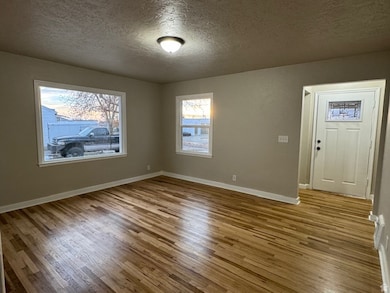 702 N Cowley Dr, Layton, UT 84041 - photo 3