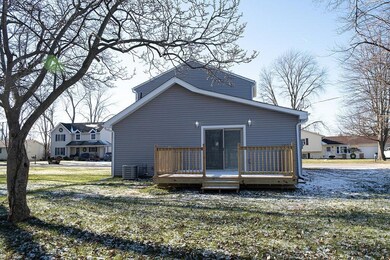 671 Hollywood Ave, Sheffield Lake, OH 44054 - photo 6