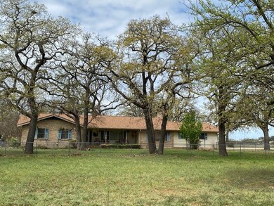 1108 N Cherry St, Fredericksburg, TX 78624 - photo 3