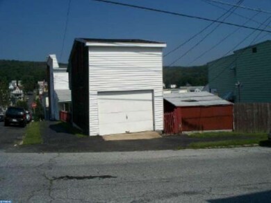 1236/38 Walnut St, Ashland, PA 17921 - photo 3