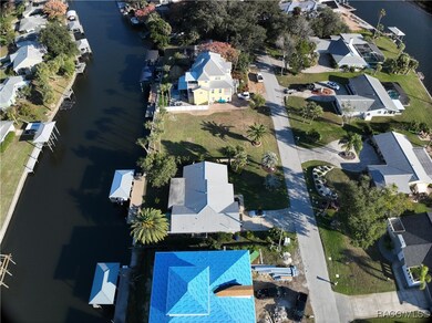 11905 W Bayshore Dr, Crystal River, FL 34429 - photo 7