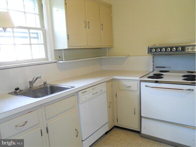 9510 Monroe St, Silver Spring, MD 20910 - photo 4