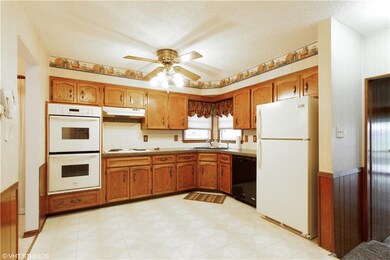 2718 E Tiffin Ave, Des Moines, IA 50317 - photo 4