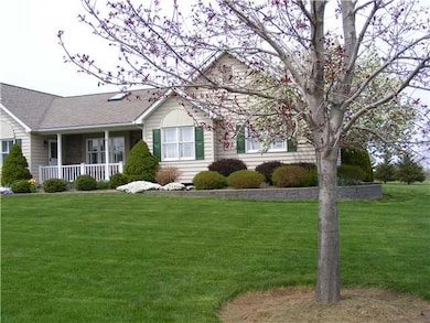 Exterior Front Manicured Yard