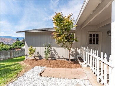 1710 7th St NE, East Wenatchee, WA 98802 - photo 7